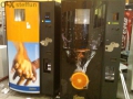 Продавам вендинг машина за фреш от портокали Zumex